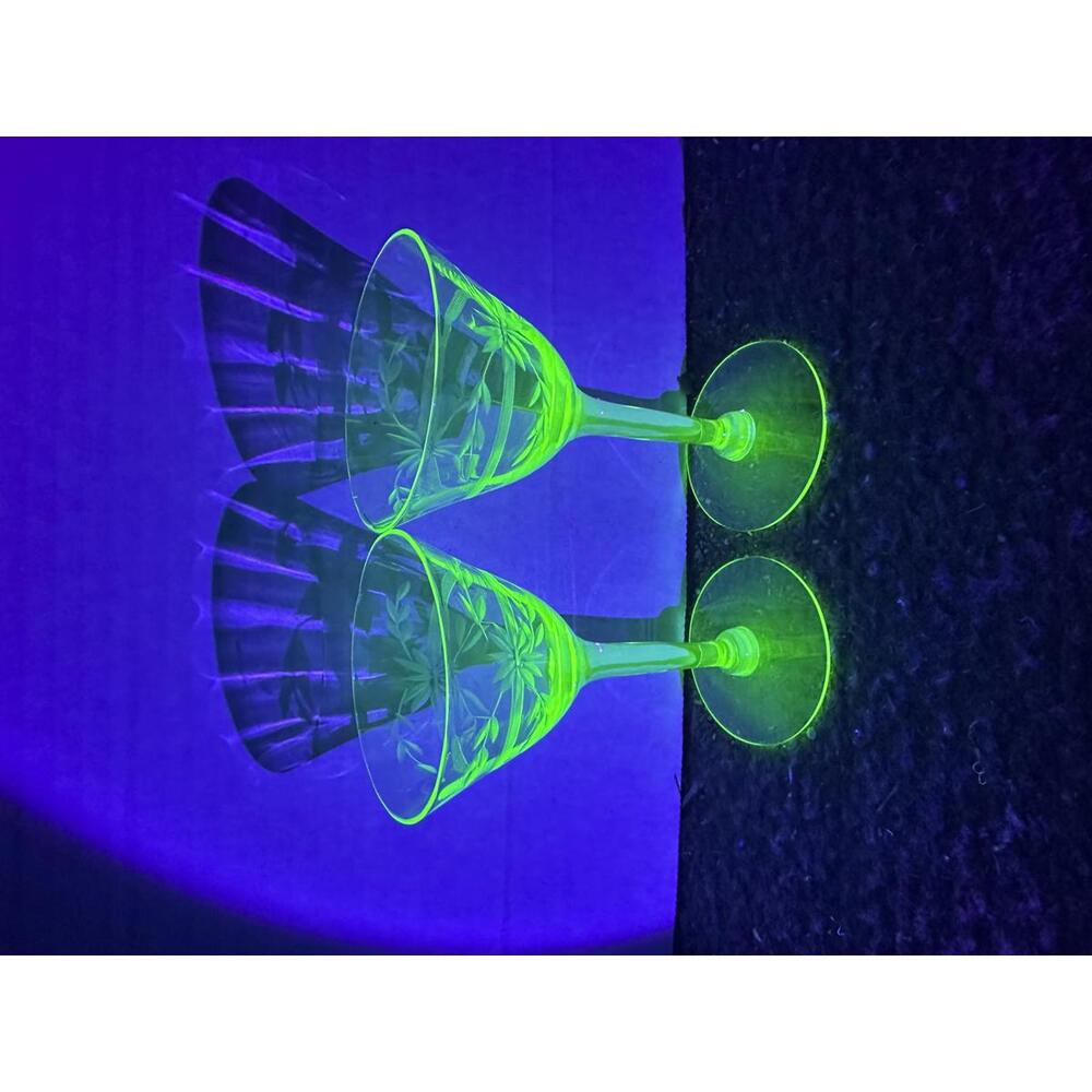 VTG 1930s Art Deco Uranium Glass Cordial Glasses Set Of 2 Green Champagne